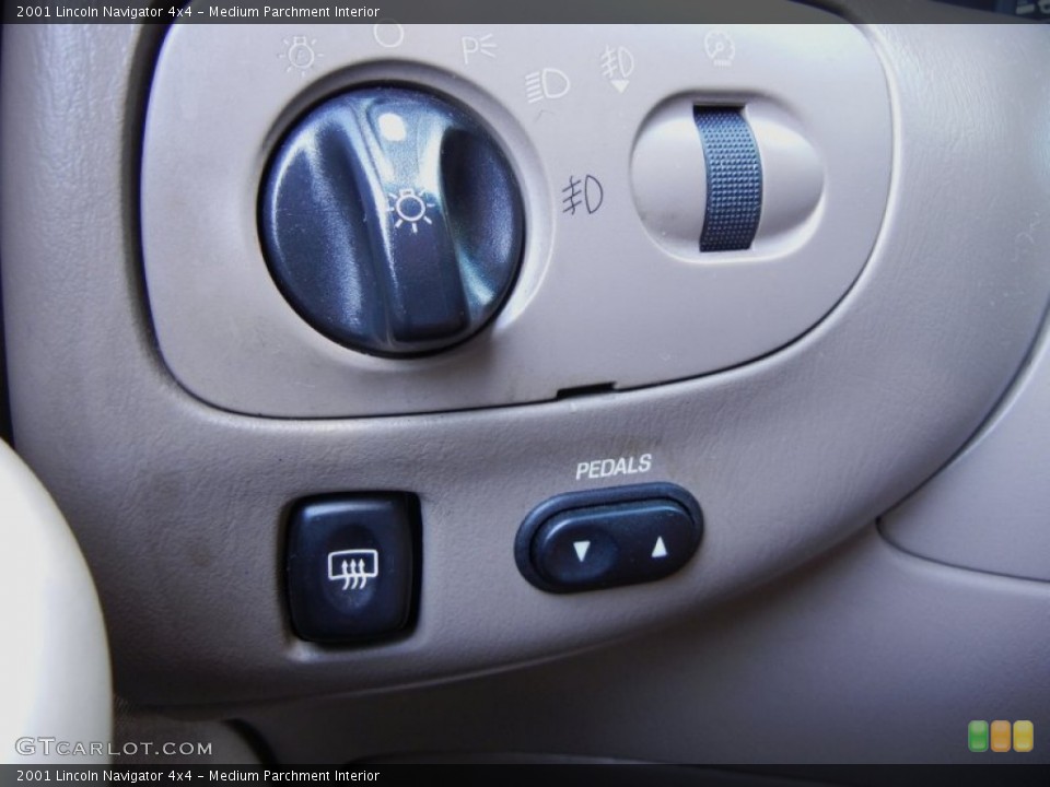 Medium Parchment Interior Controls for the 2001 Lincoln Navigator 4x4 #53959700