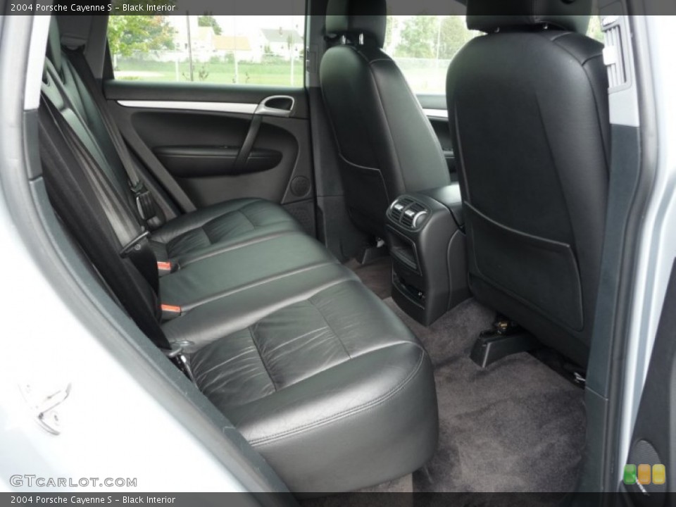 Black Interior Photo for the 2004 Porsche Cayenne S #53963249