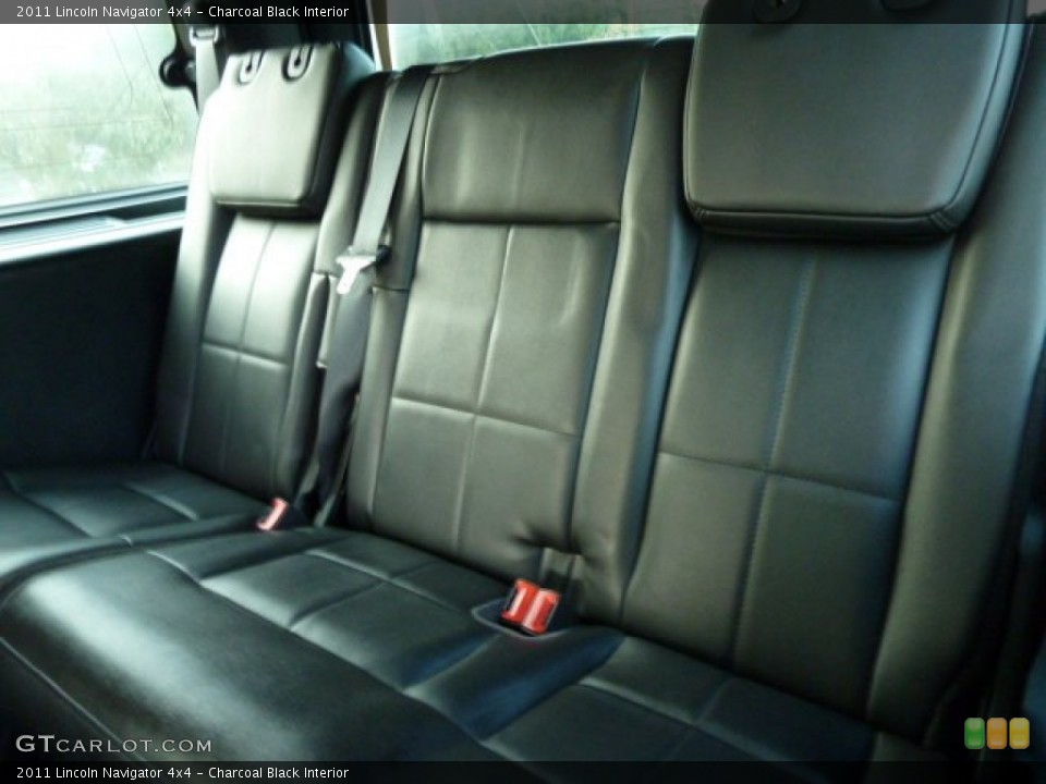 Charcoal Black Interior Photo for the 2011 Lincoln Navigator 4x4 #53967344