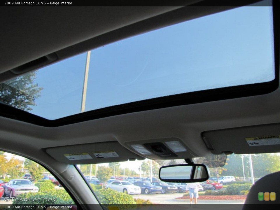 Beige Interior Sunroof for the 2009 Kia Borrego EX V6 #53968246