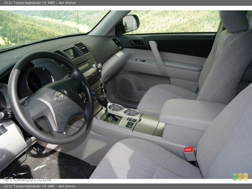 Ash Interior Photo for the 2012 Toyota Highlander V6 4WD #53969961