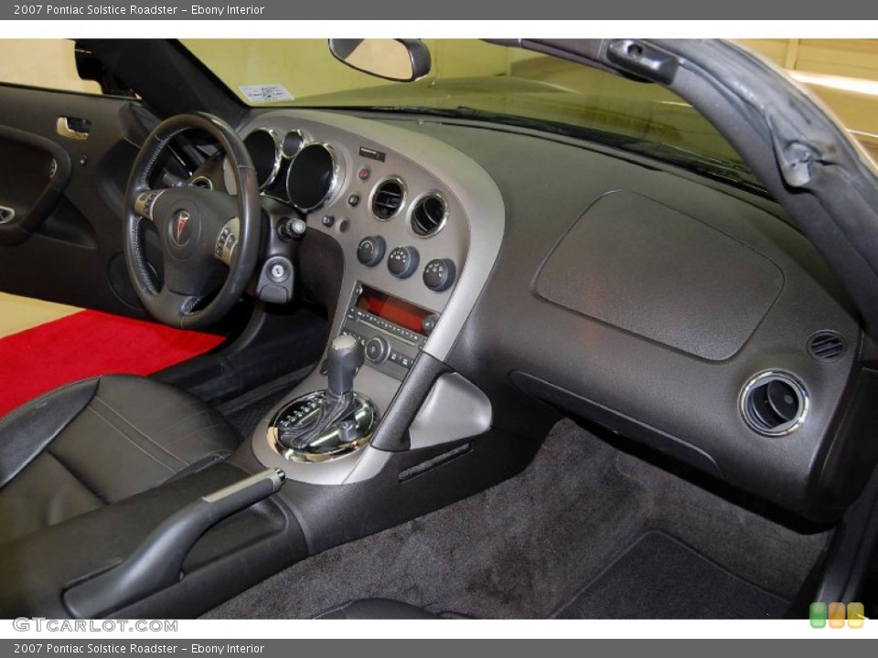 Ebony Interior Photo for the 2007 Pontiac Solstice Roadster #53970942