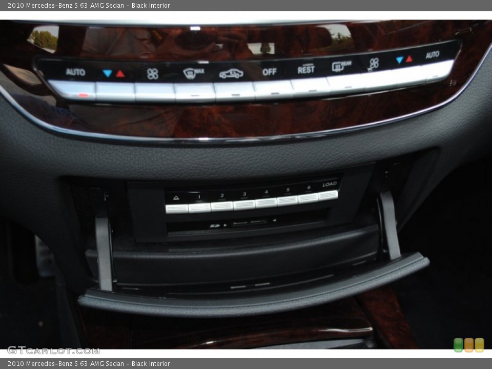 Black Interior Controls for the 2010 Mercedes-Benz S 63 AMG Sedan #53972760