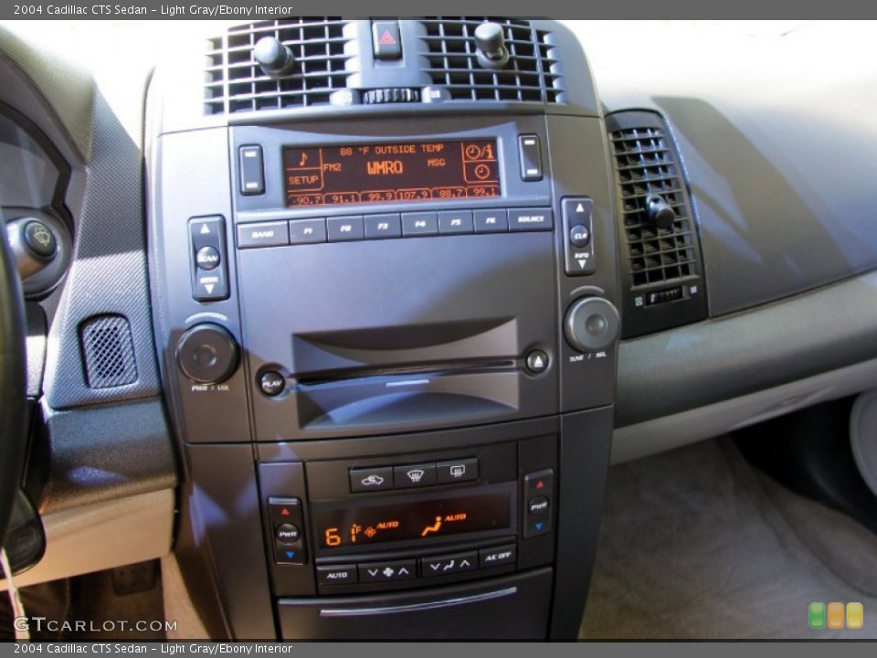 Light Gray/Ebony Interior Controls for the 2004 Cadillac CTS Sedan #53973891