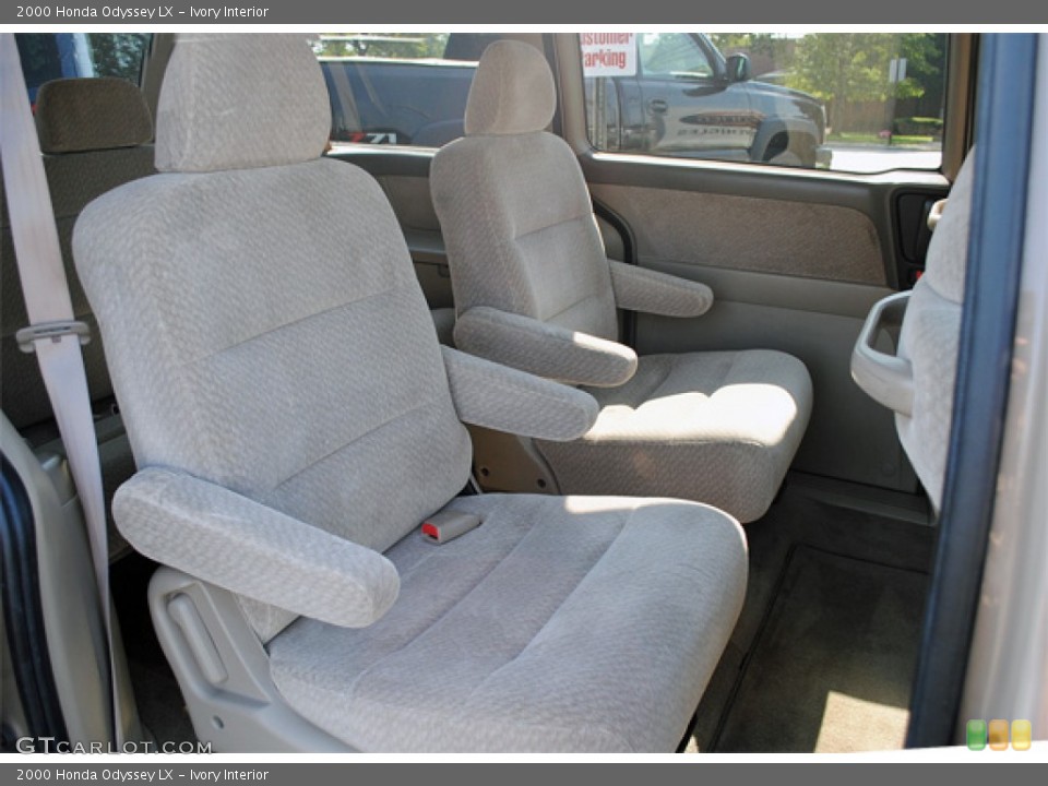 Ivory Interior Photo for the 2000 Honda Odyssey LX #53975475
