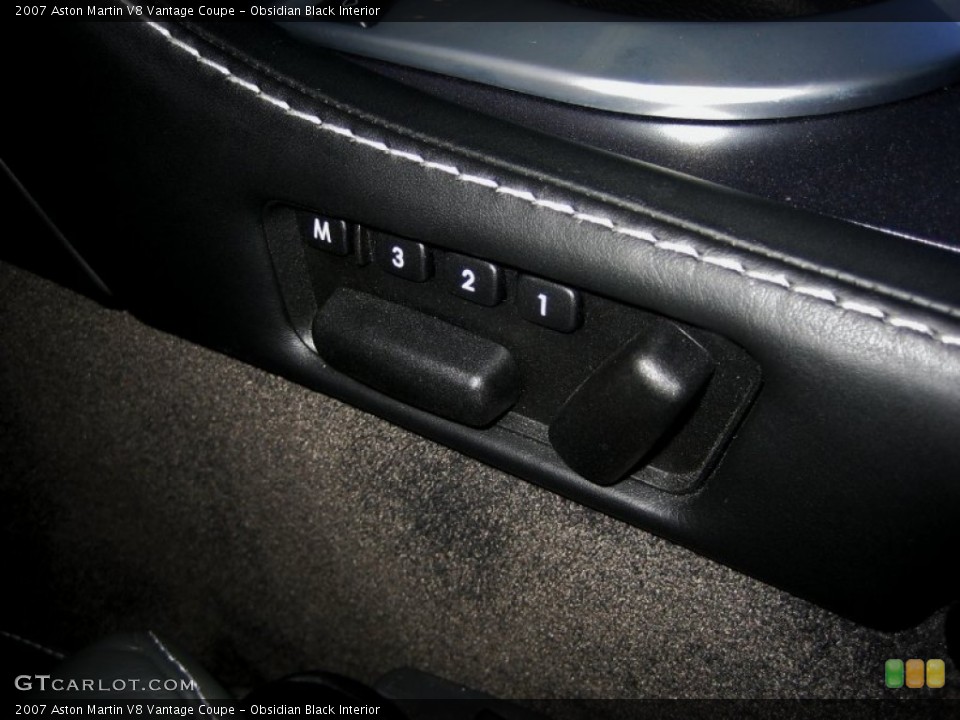 Obsidian Black Interior Controls for the 2007 Aston Martin V8 Vantage Coupe #53984450