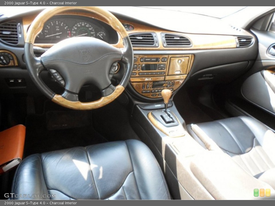 Charcoal Interior Dashboard for the 2000 Jaguar S-Type 4.0 #53986007