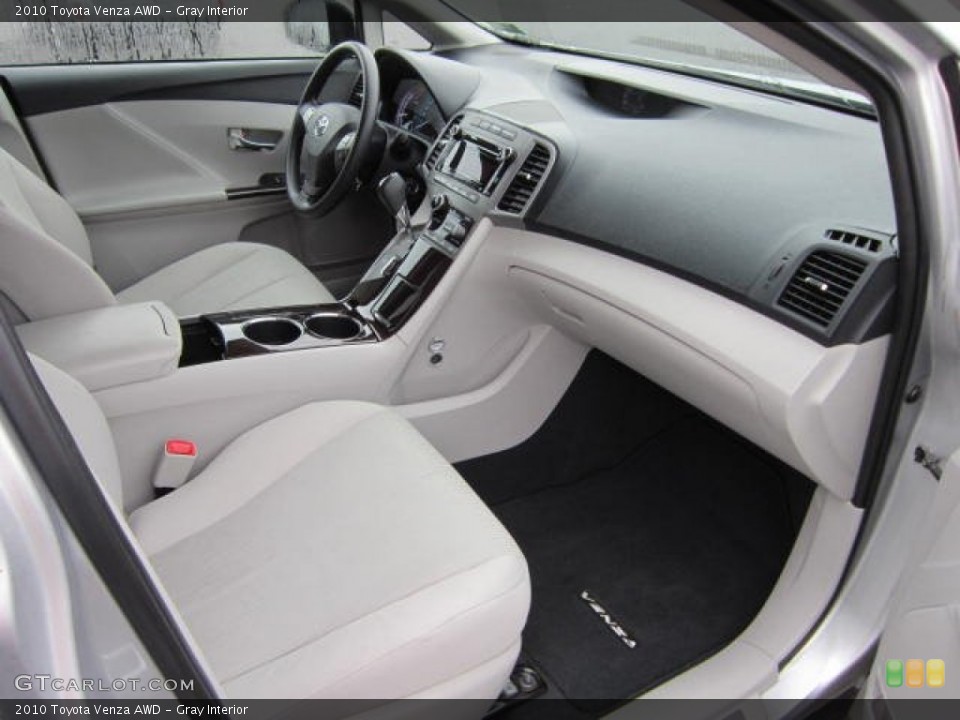 Gray Interior Photo for the 2010 Toyota Venza AWD #53988145