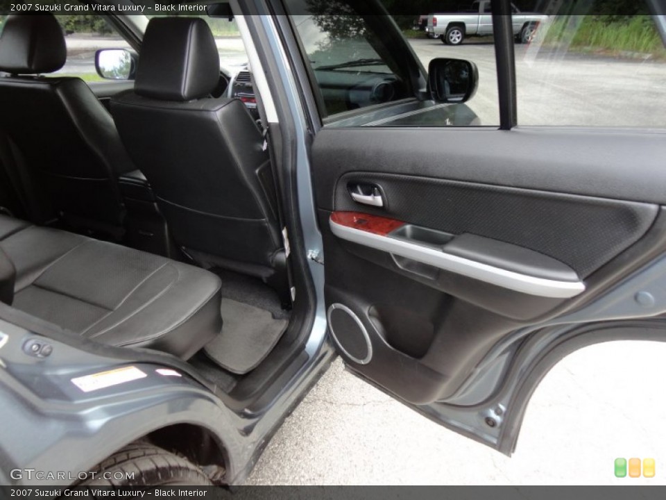 Black Interior Photo for the 2007 Suzuki Grand Vitara Luxury #53988286