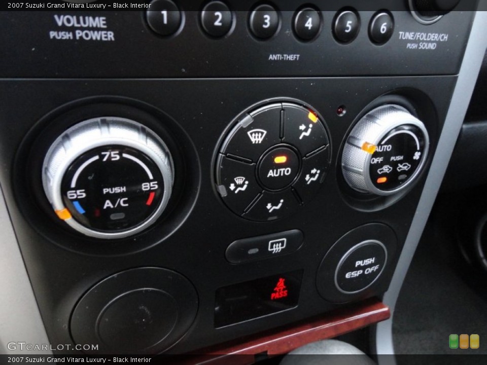 Black Interior Controls for the 2007 Suzuki Grand Vitara Luxury #53988427