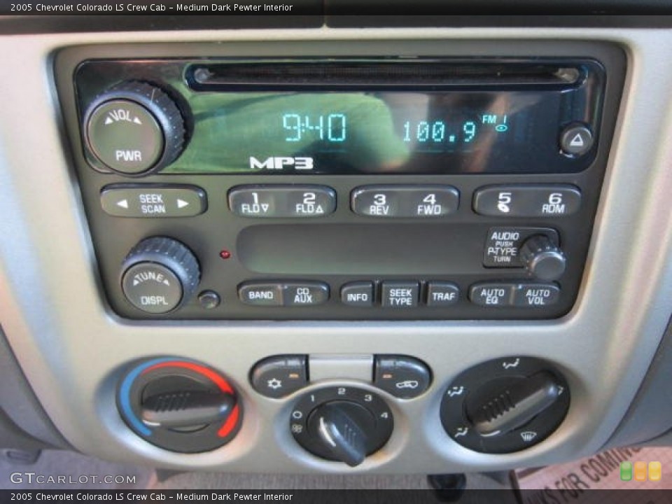 Medium Dark Pewter Interior Audio System for the 2005 Chevrolet Colorado LS Crew Cab #53988706