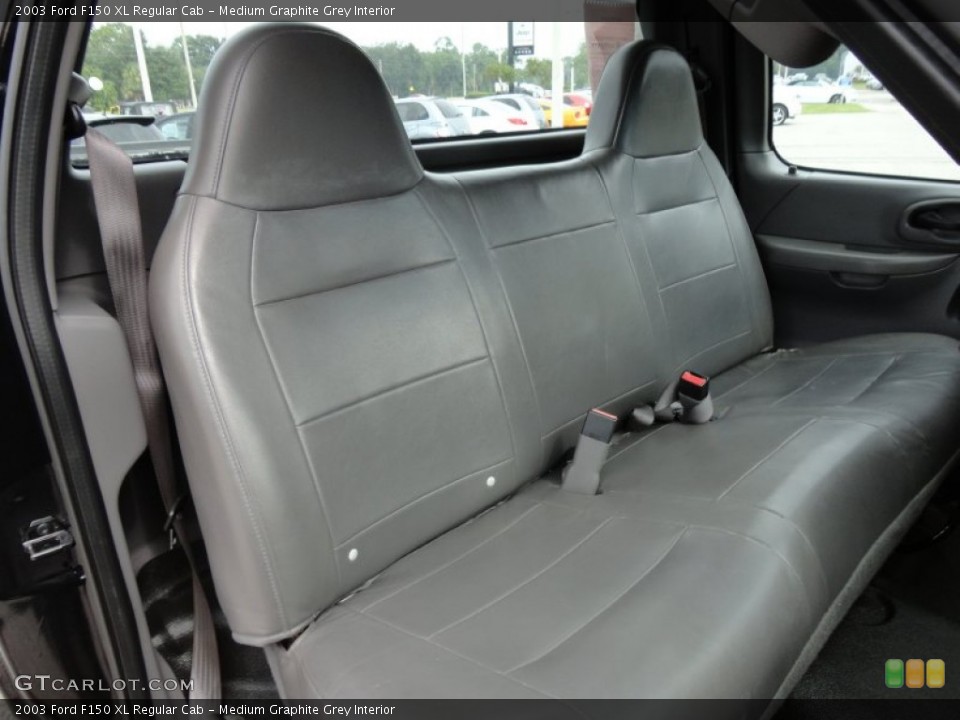 Medium Graphite Grey Interior Photo for the 2003 Ford F150 XL Regular Cab #53989547