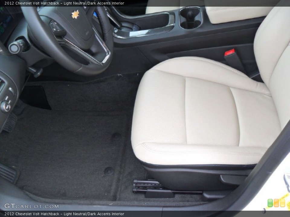Light Neutral/Dark Accents Interior Photo for the 2012 Chevrolet Volt Hatchback #53998061