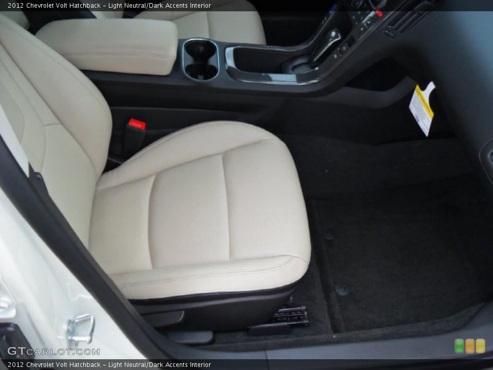 Light Neutral/Dark Accents Interior Photo for the 2012 Chevrolet Volt Hatchback #53998205