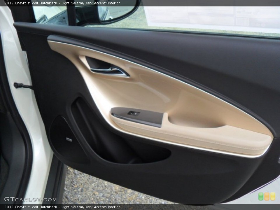 Light Neutral/Dark Accents Interior Door Panel for the 2012 Chevrolet Volt Hatchback #53998223