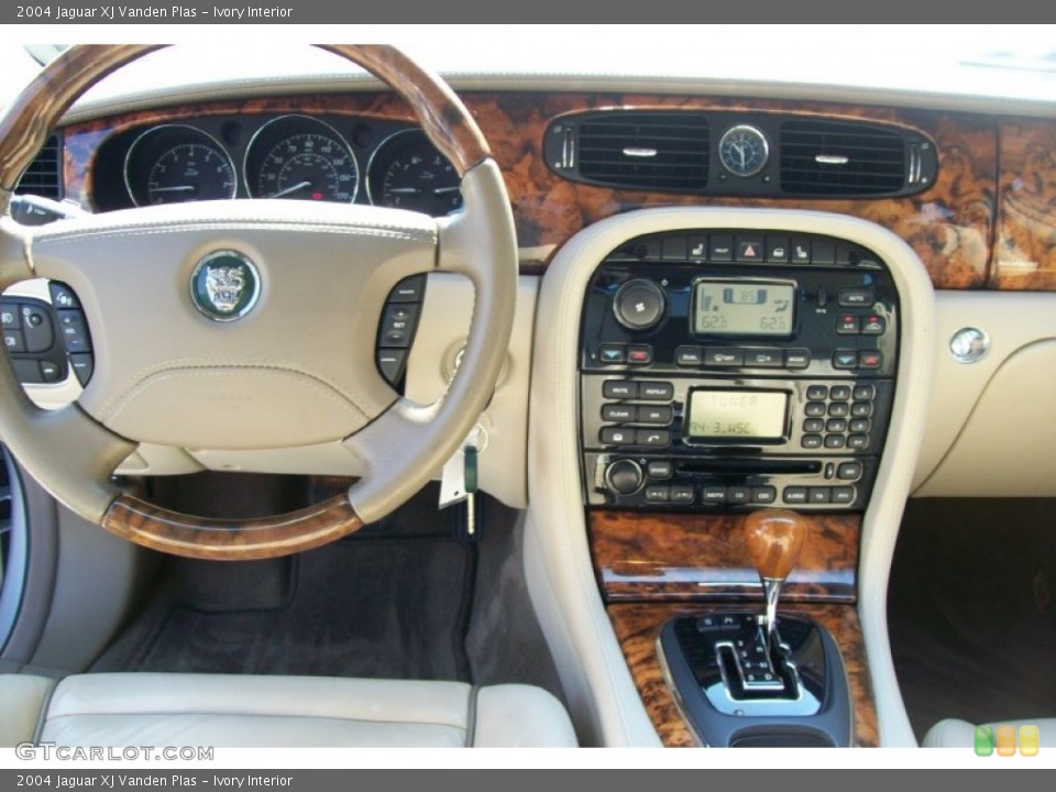 Ivory Interior Dashboard for the 2004 Jaguar XJ Vanden Plas #54010416