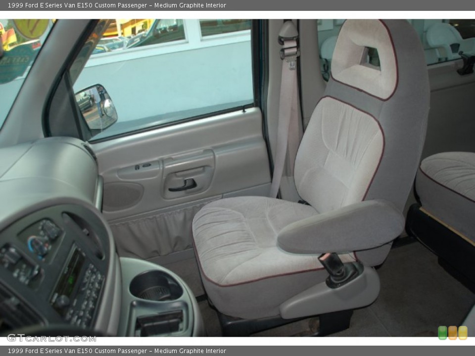 Medium Graphite Interior Photo for the 1999 Ford E Series Van E150 Custom Passenger #54012991