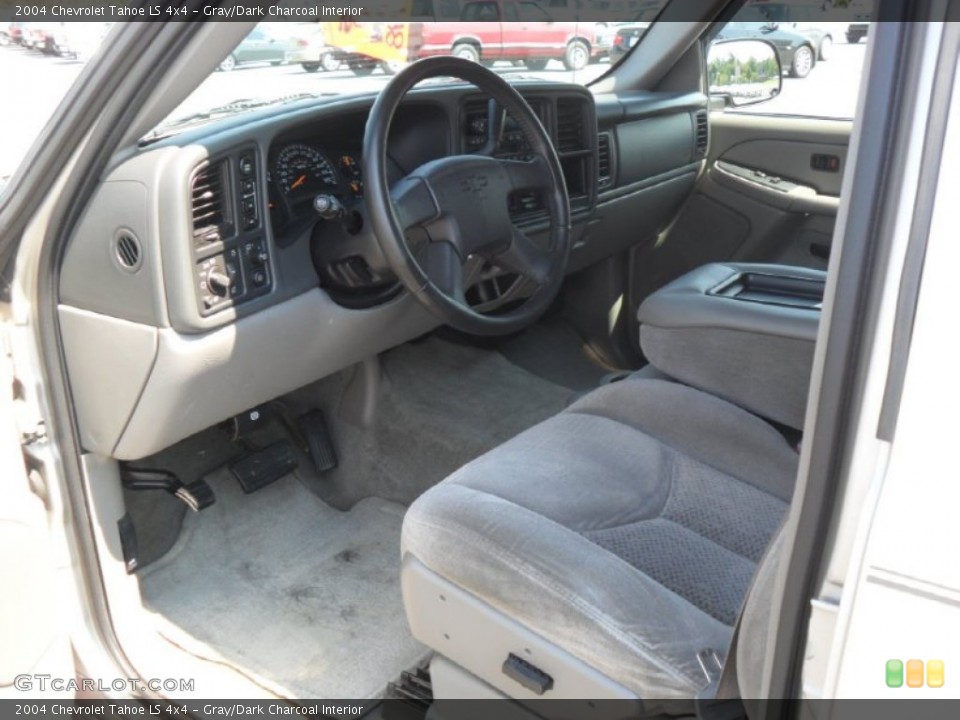 Gray/Dark Charcoal Interior Photo for the 2004 Chevrolet Tahoe LS 4x4 #54020503