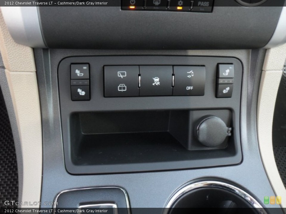 Cashmere/Dark Gray Interior Controls for the 2012 Chevrolet Traverse LT #54024424