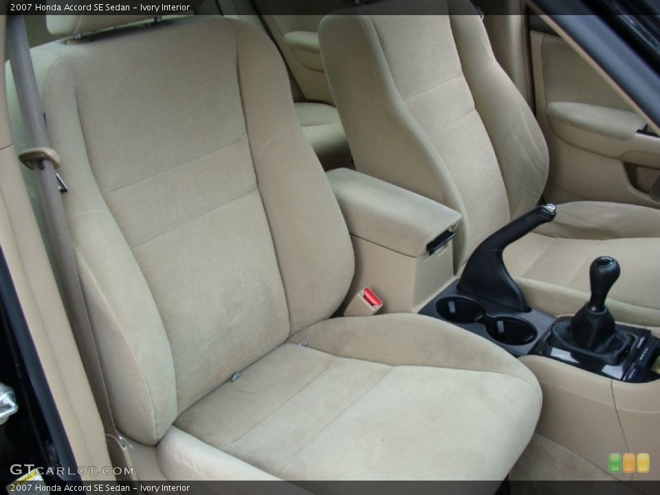 Ivory Interior Photo for the 2007 Honda Accord SE Sedan #54028216