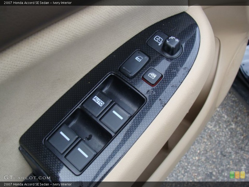 Ivory Interior Controls for the 2007 Honda Accord SE Sedan #54028264