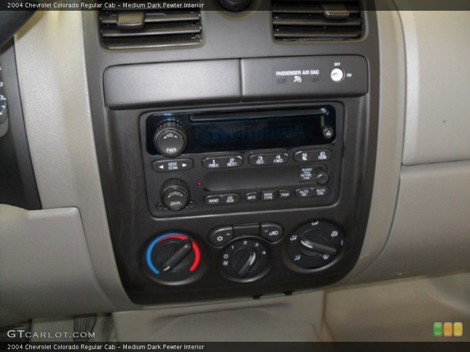 Medium Dark Pewter Interior Controls for the 2004 Chevrolet Colorado Regular Cab #54045110