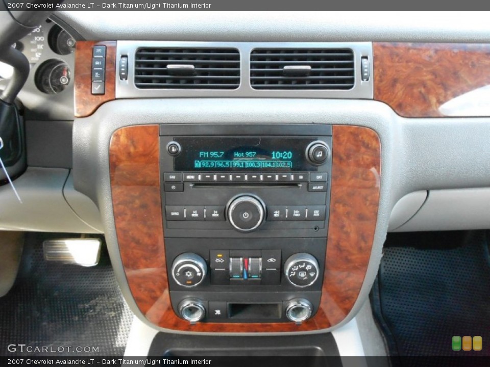Dark Titanium/Light Titanium Interior Controls for the 2007 Chevrolet Avalanche LT #54048071