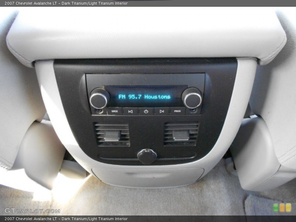 Dark Titanium/Light Titanium Interior Controls for the 2007 Chevrolet Avalanche LT #54048098