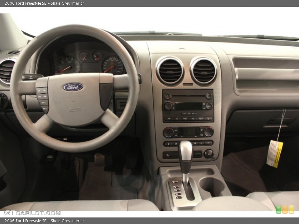 Shale Grey Interior Dashboard for the 2006 Ford Freestyle SE #54051401