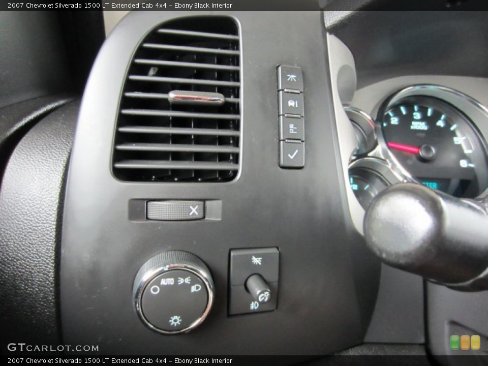 Ebony Black Interior Controls for the 2007 Chevrolet Silverado 1500 LT Extended Cab 4x4 #54055118