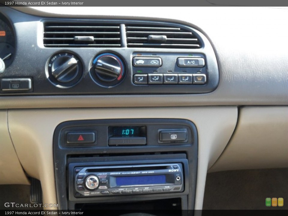 Ivory Interior Controls for the 1997 Honda Accord EX Sedan #54062518