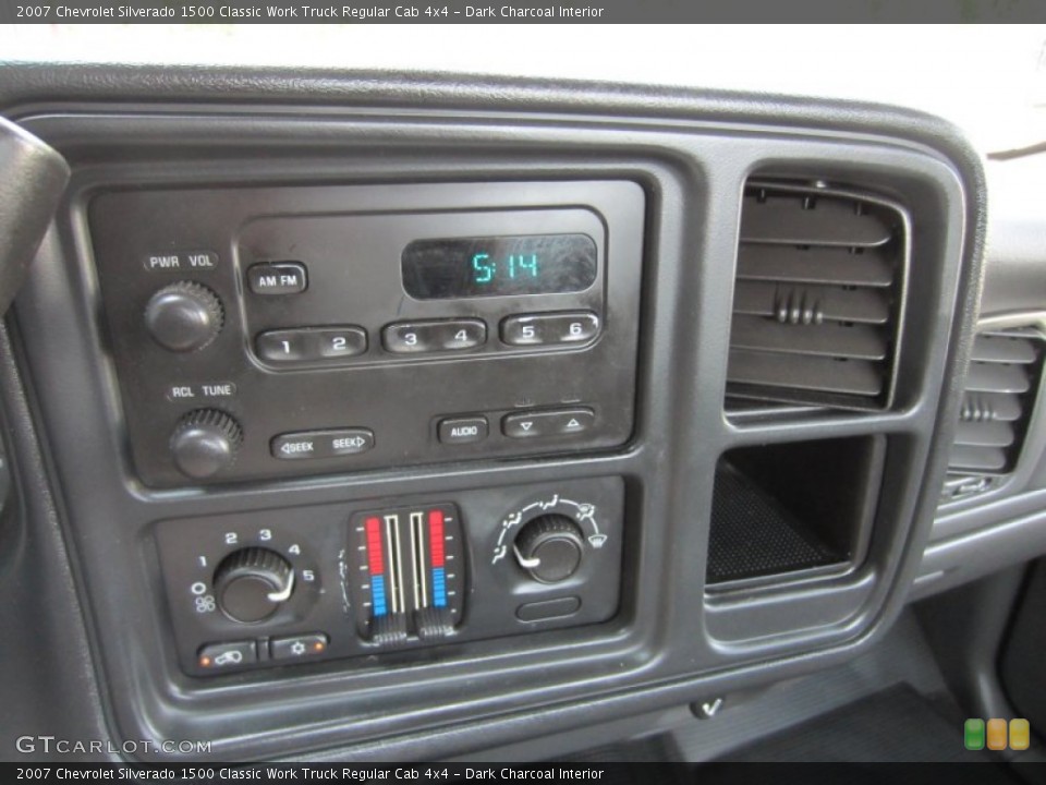 Dark Charcoal Interior Audio System for the 2007 Chevrolet Silverado 1500 Classic Work Truck Regular Cab 4x4 #54063755