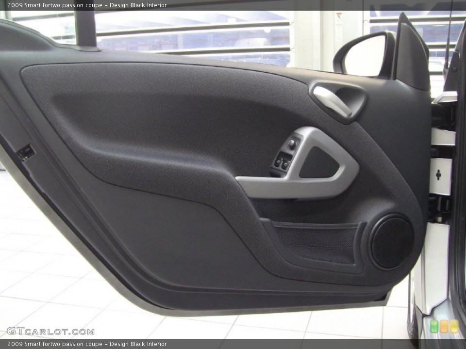 Design Black Interior Door Panel for the 2009 Smart fortwo passion coupe #54065654