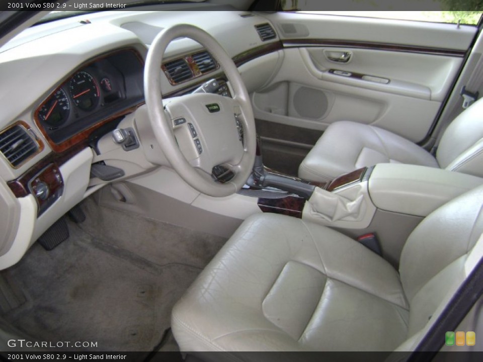 Light Sand Interior Photo for the 2001 Volvo S80 2.9 #54069042