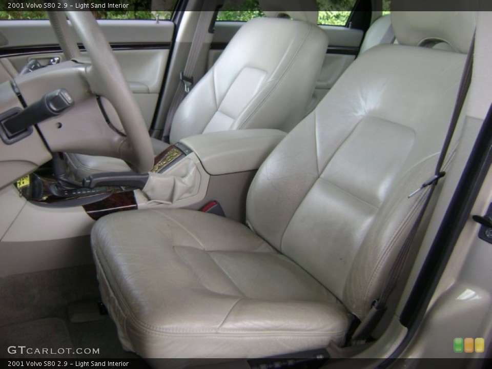 Light Sand Interior Photo for the 2001 Volvo S80 2.9 #54069048