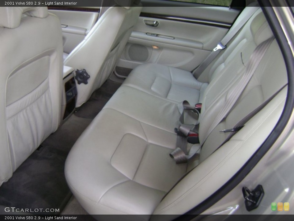 Light Sand Interior Photo for the 2001 Volvo S80 2.9 #54069057