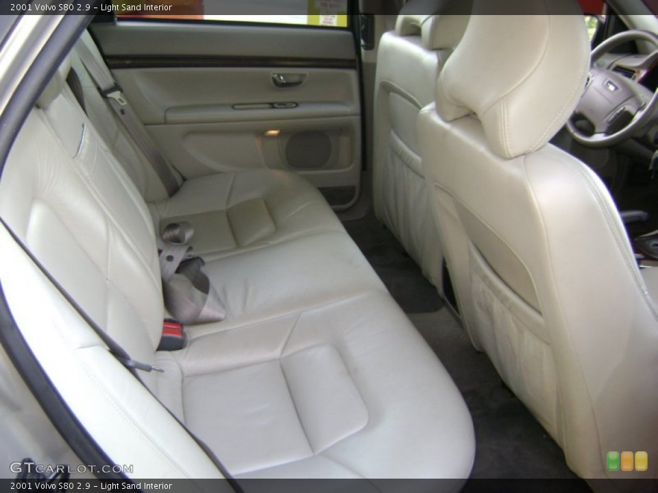 Light Sand Interior Photo for the 2001 Volvo S80 2.9 #54069067