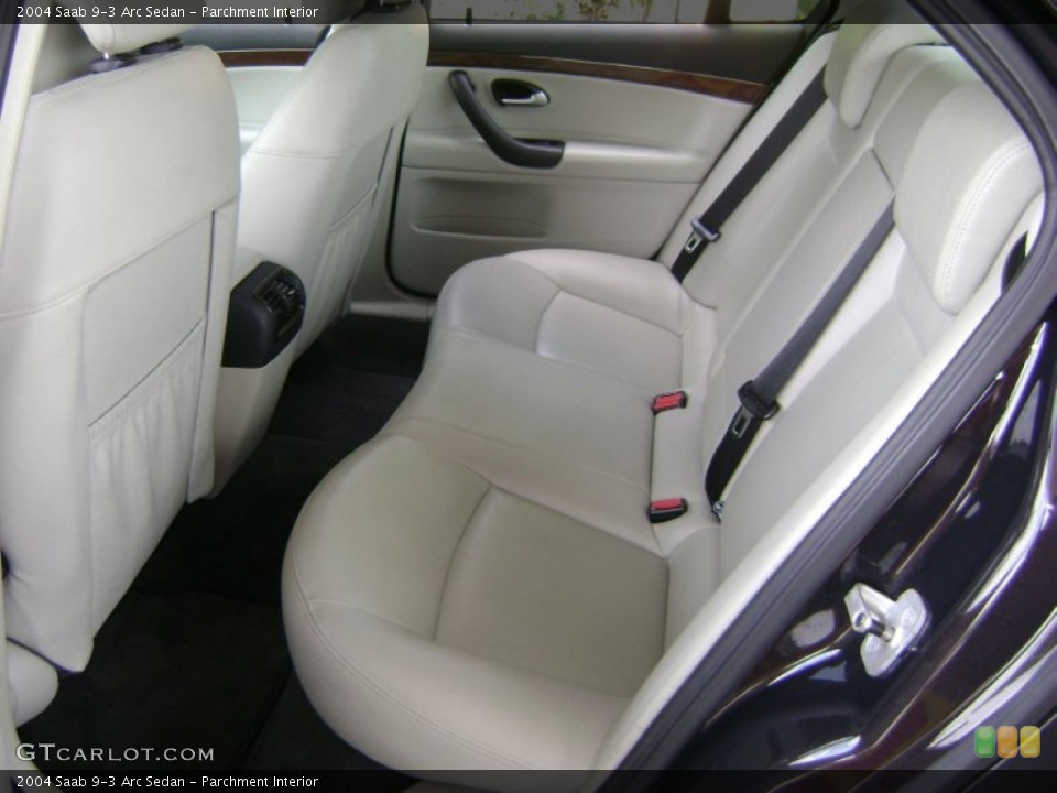 Parchment Interior Photo for the 2004 Saab 9-3 Arc Sedan #54070218
