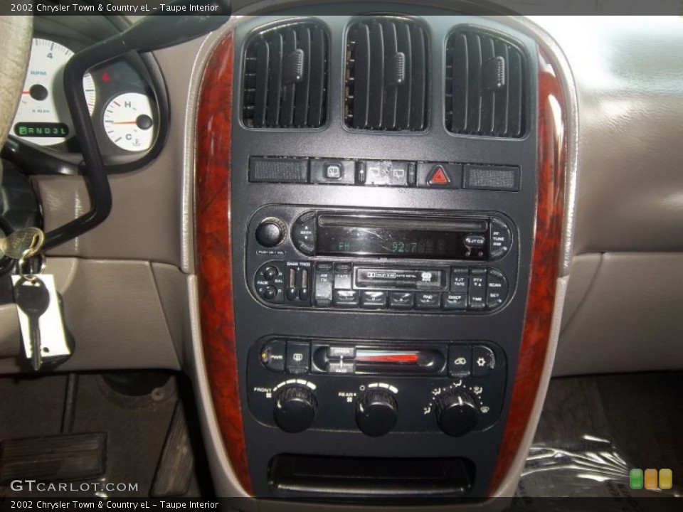 Taupe Interior Controls for the 2002 Chrysler Town & Country eL #54070818