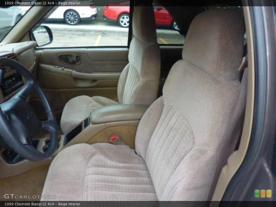 Beige Interior Photo for the 1999 Chevrolet Blazer LS 4x4 #54074262