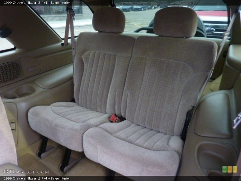 Beige Interior Photo for the 1999 Chevrolet Blazer LS 4x4 #54074322