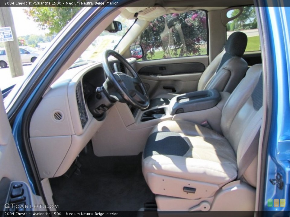 Medium Neutral Beige Interior Photo for the 2004 Chevrolet Avalanche 1500 #54075074