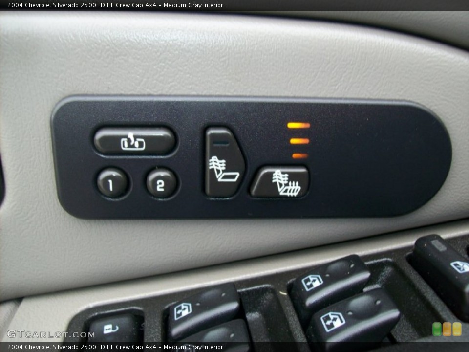 Medium Gray Interior Controls for the 2004 Chevrolet Silverado 2500HD LT Crew Cab 4x4 #54077073