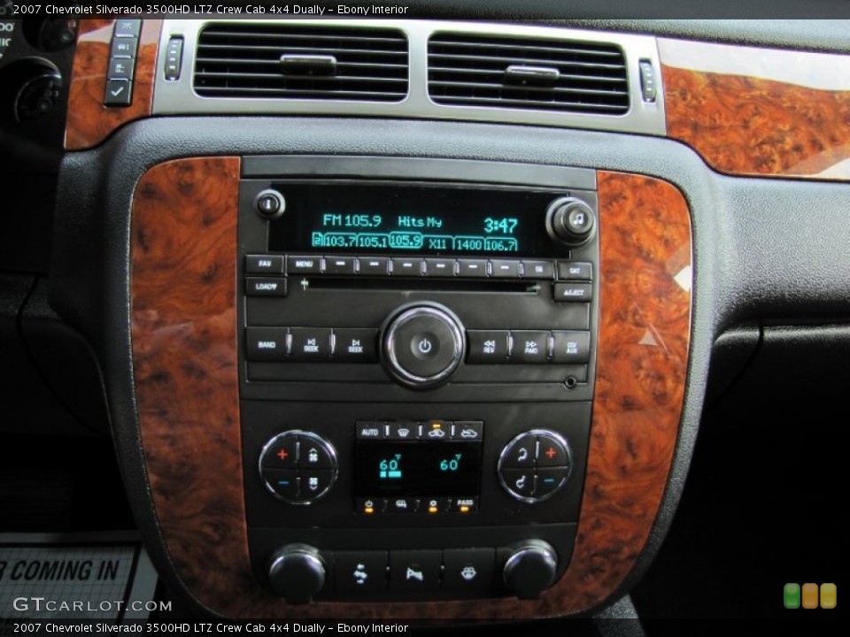 Ebony Interior Controls for the 2007 Chevrolet Silverado 3500HD LTZ Crew Cab 4x4 Dually #54081615