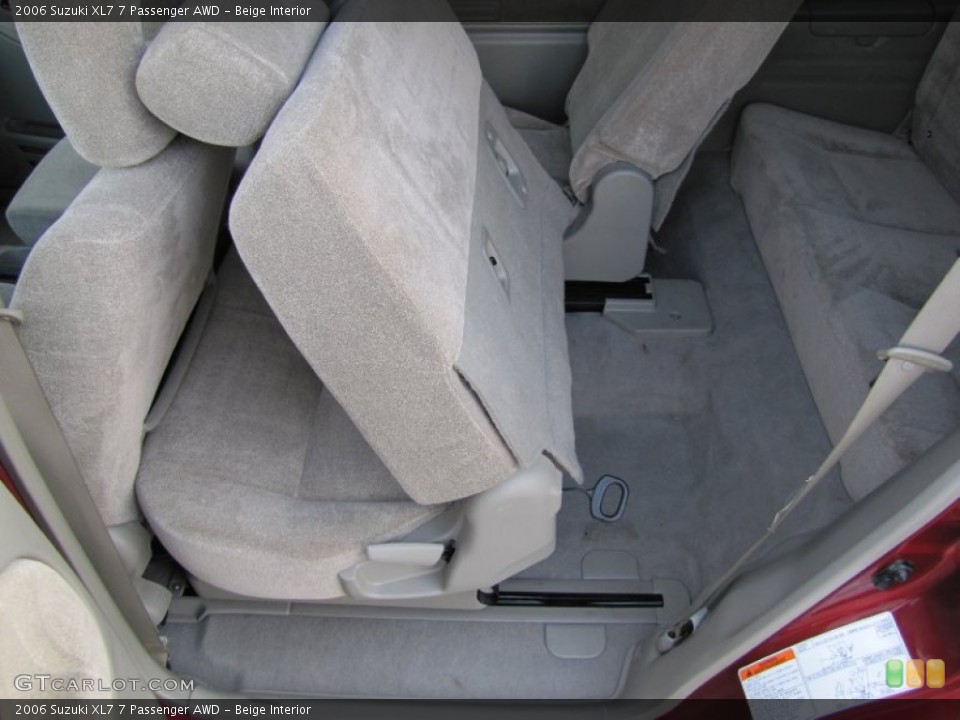 Beige Interior Photo for the 2006 Suzuki XL7 7 Passenger AWD #54081969
