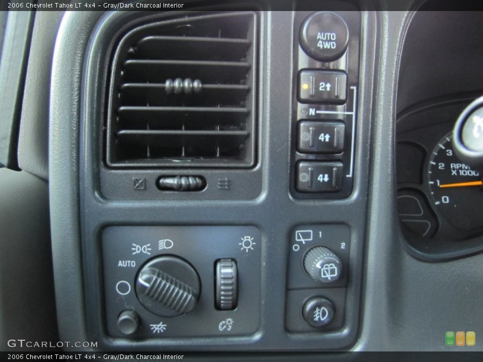 Gray/Dark Charcoal Interior Controls for the 2006 Chevrolet Tahoe LT 4x4 #54086211