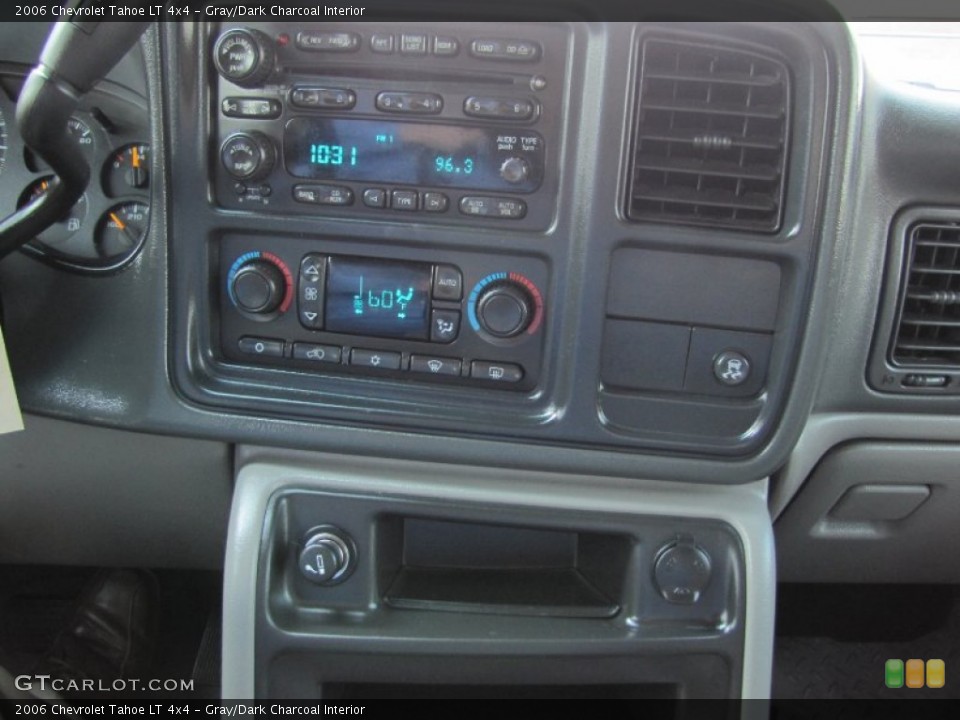 Gray/Dark Charcoal Interior Controls for the 2006 Chevrolet Tahoe LT 4x4 #54086234