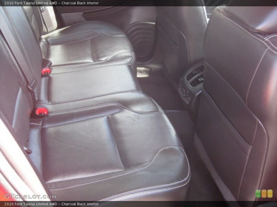 Charcoal Black Interior Photo for the 2010 Ford Taurus Limited AWD #54086298