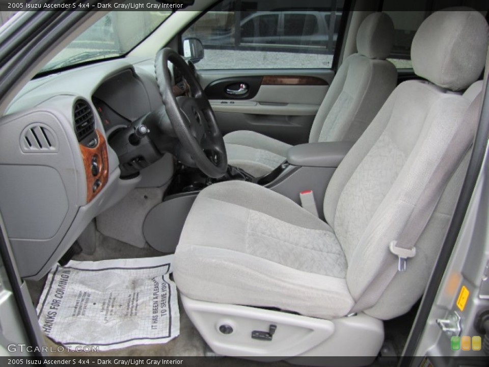 Dark Gray/Light Gray Interior Photo for the 2005 Isuzu Ascender S 4x4 #54086496