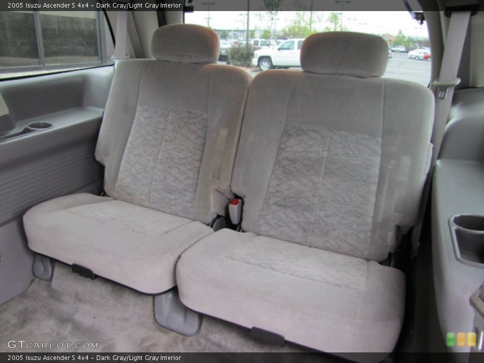 Dark Gray/Light Gray Interior Photo for the 2005 Isuzu Ascender S 4x4 #54086688